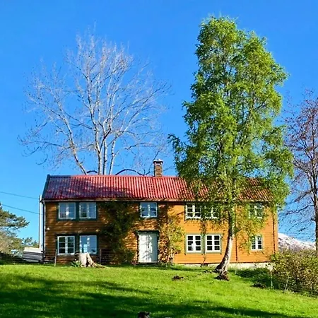 Draget Gard Holiday home Molde