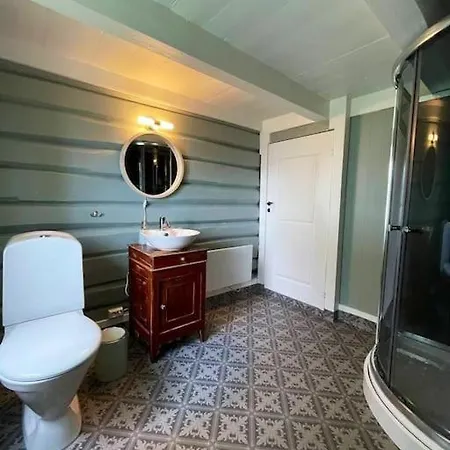 Draget Gard, Historisk Vaningshus Ved Sjoen, Rett Utenfor Holiday home