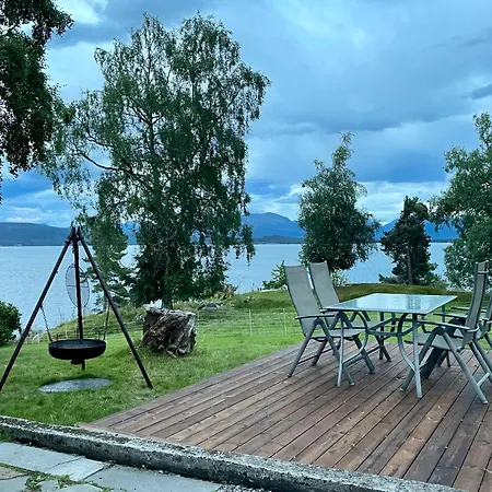 Draget Gard, Idyllisk Smabruk Ved Sjoen مولدي