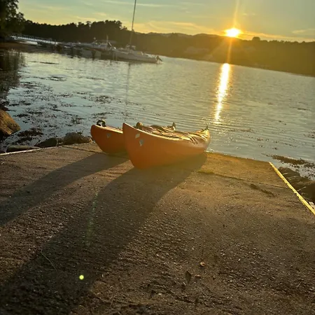 Draget Gard, Historisk Vaningshus Ved Sjoen, Rett Utenfor * Molde