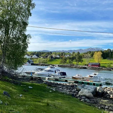 Semesterbostad Draget Gard, Idyllisk Smabruk Ved Sjoen *