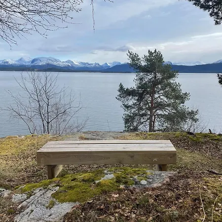 Draget Gard, Historisk Vaningshus Ved Sjoen, Rett Utenfor Ferienhaus Molde