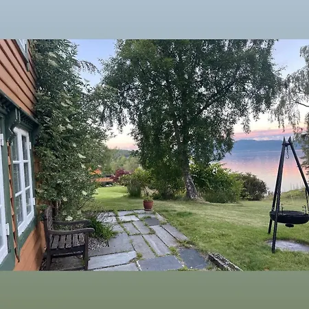 Draget Gard, Idyllisk Smabruk Ved Sjoen Semesterbostad