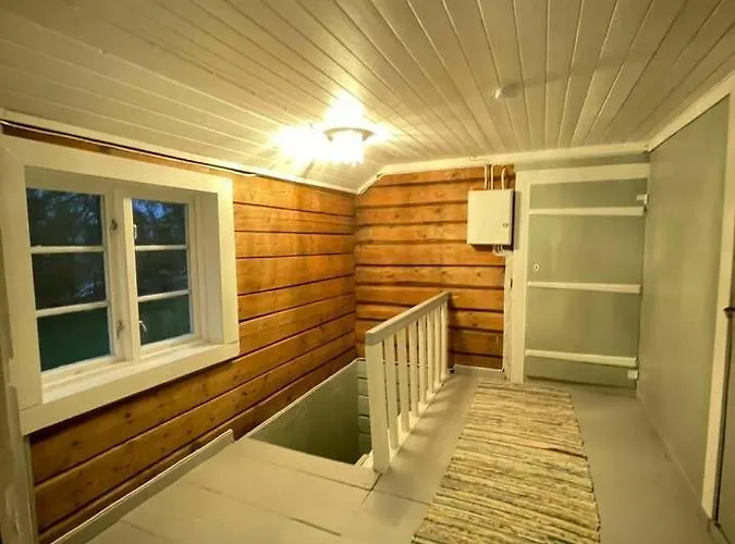 Draget Gard, Historisk Vaningshus Ved Sjoen, Rett Utenfor Ferienhaus Molde