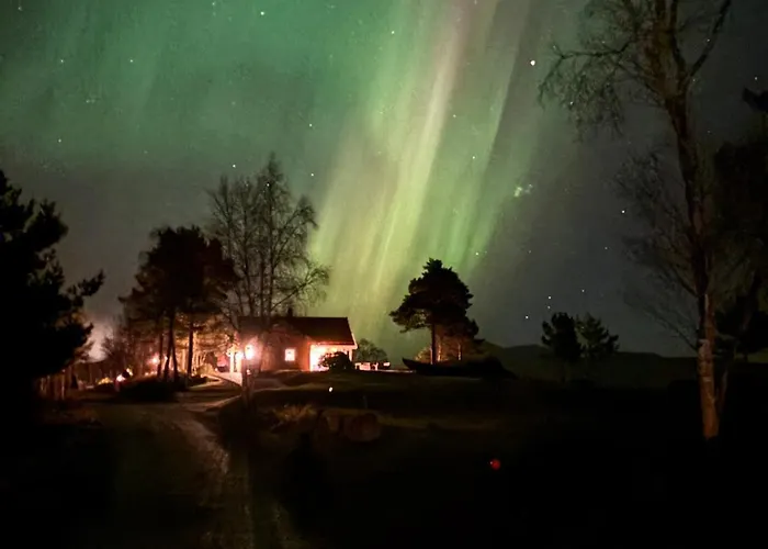 Draget Gard, Historisk Vaningshus Ved Sjoen, Rett Utenfor Ferienhaus *