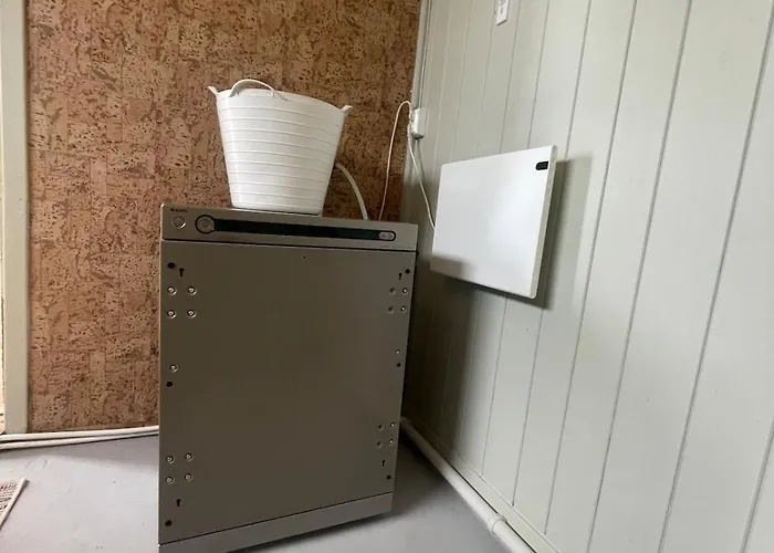 Draget Gard, Historisk Vaningshus Ved Sjoen, Rett Utenfor Ferienhaus