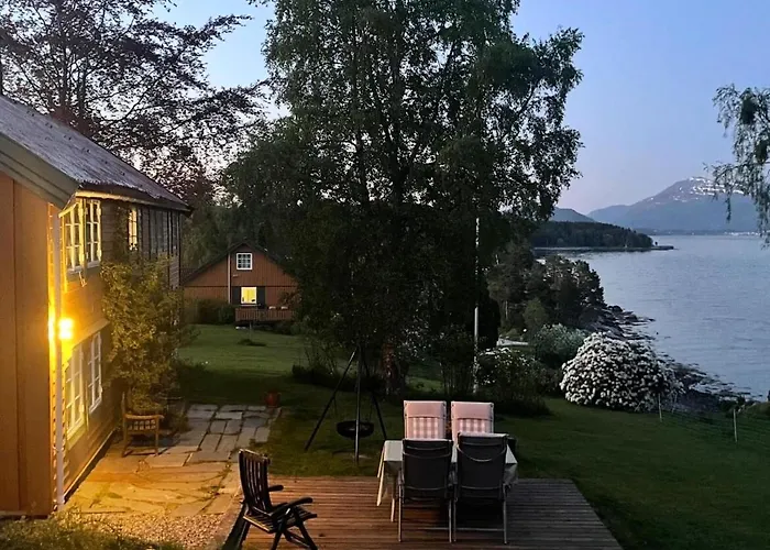 Ferienhaus Draget Gard, Historisk Vaningshus Ved Sjoen, Rett Utenfor Molde